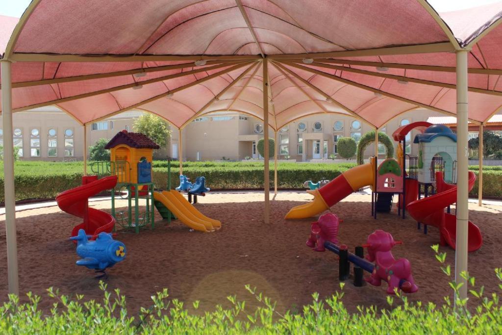 Al Salam Grand Hotel Al Buraimi Buitenkant foto